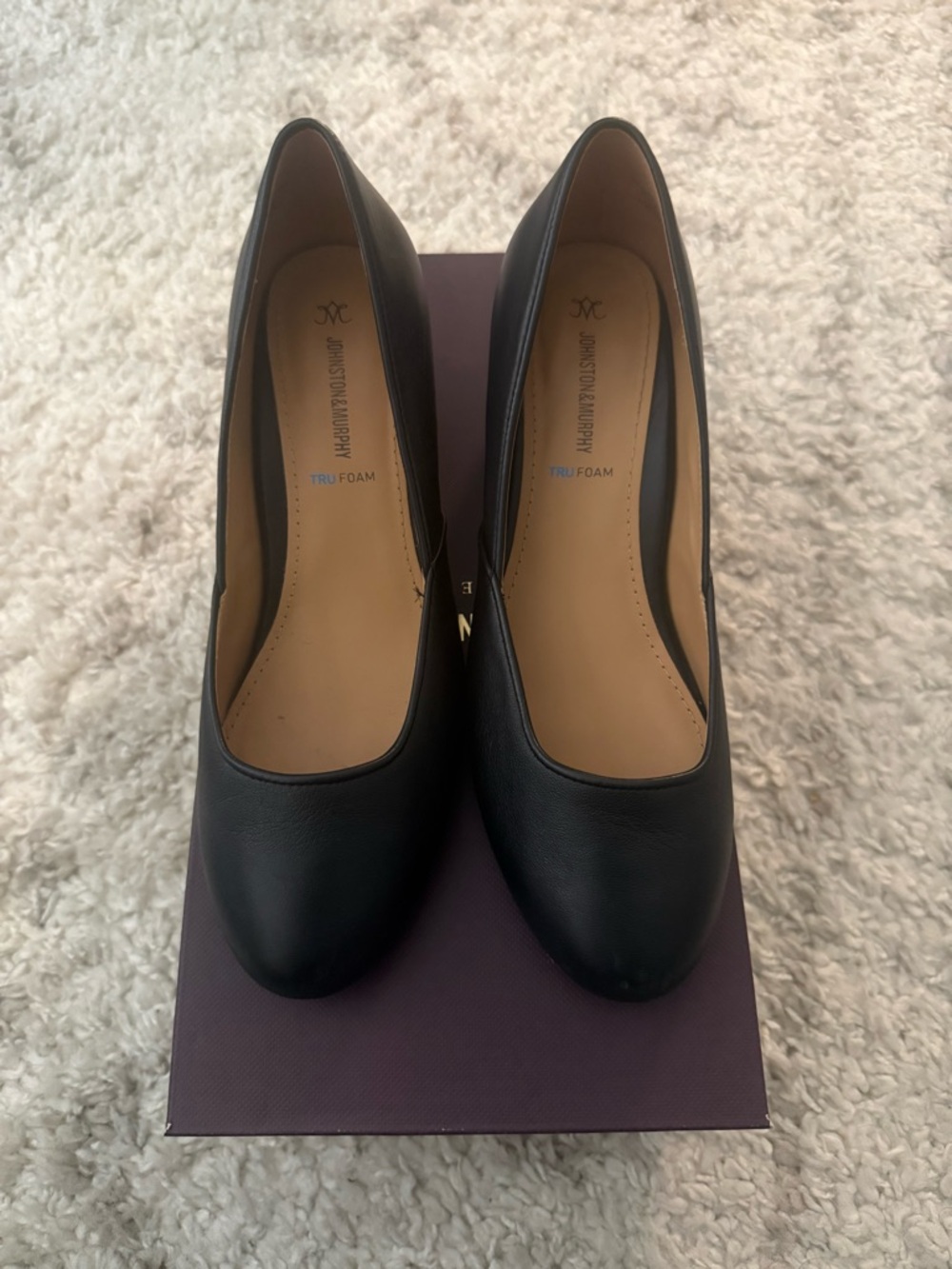Johnston & Murphy Women's Black Leather Heel Pump